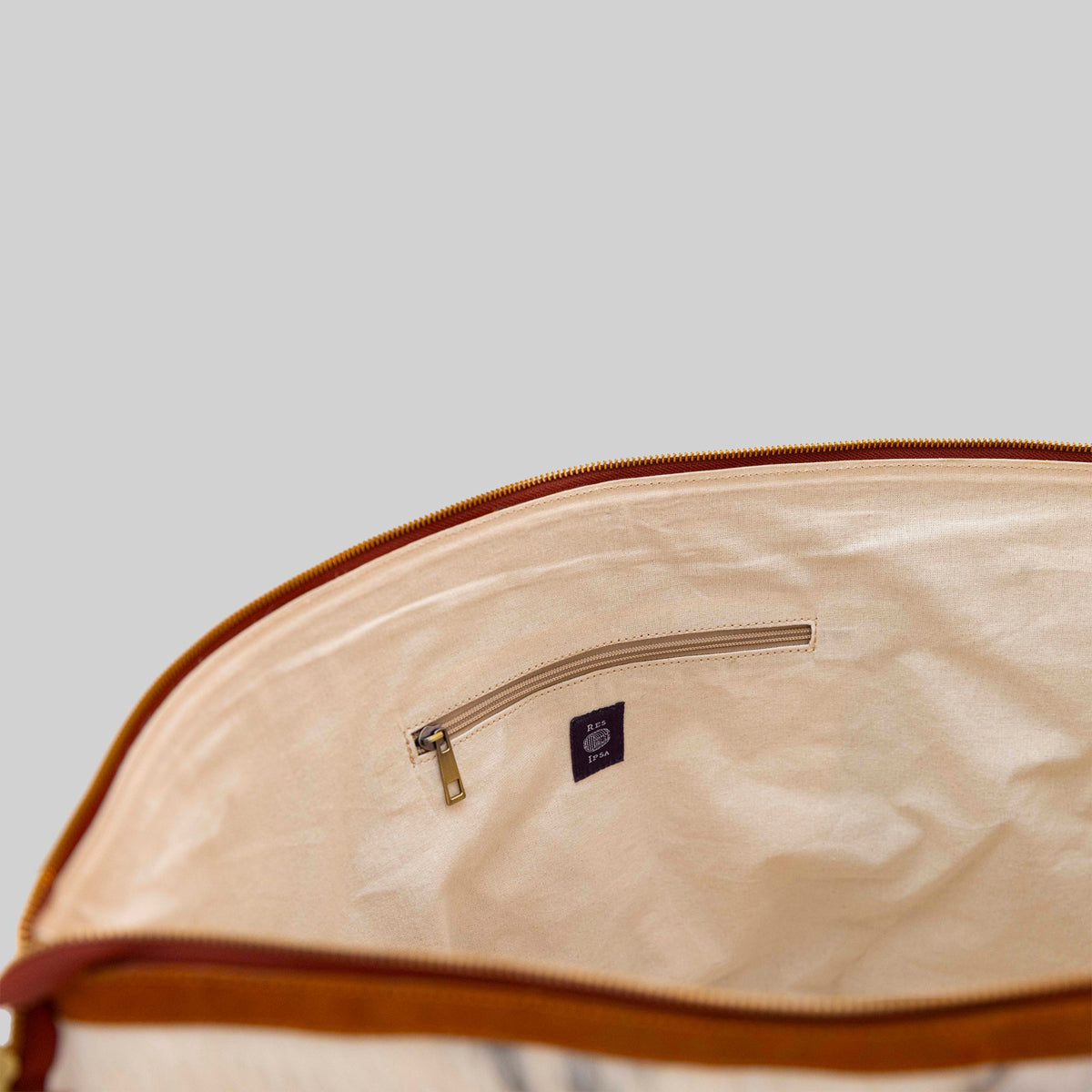 Cowhide Weekender Bag - RES IPSA